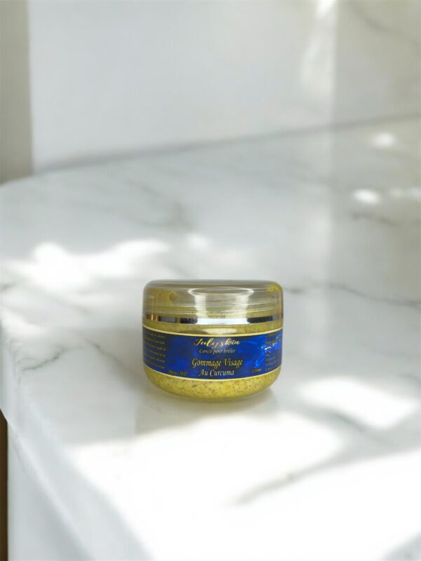 Gommage visage au curcuma
