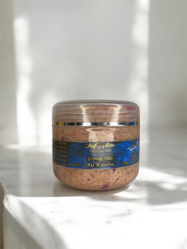 Gommage visage au kaolin rouge